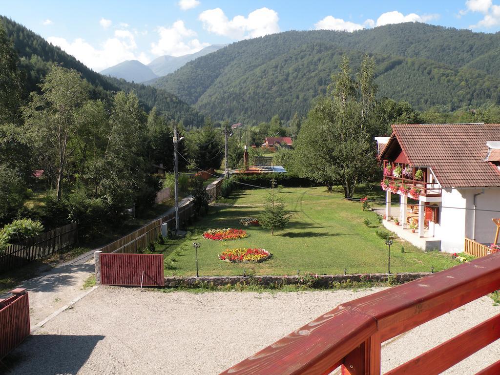 Pensiunea Roua Muntelui Dejani Exterior foto